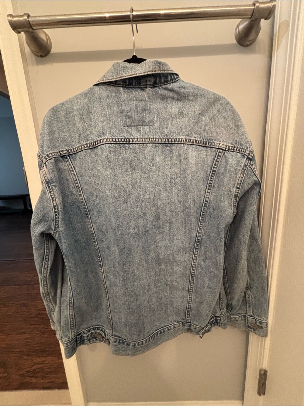 Levi's Oversized Denim Jacket - Picture 2 of 4